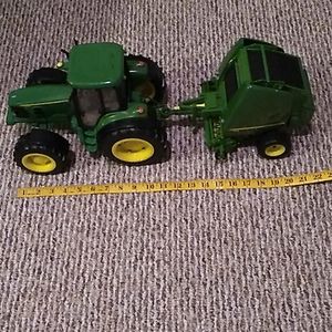 Ertl John Deere Tractor & Baler